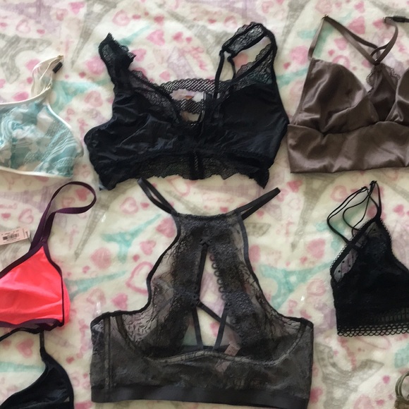 10 Brand new Victoria’s Secret size S bralettes - Picture 7 of 7